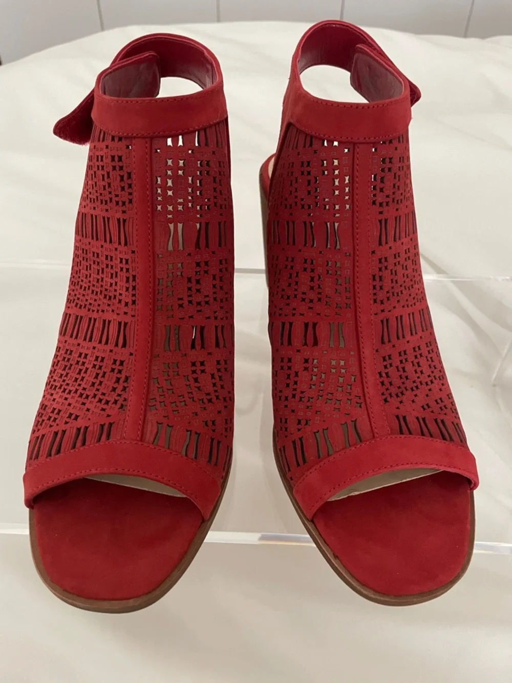NEW Vince Camuto Red Laser-Cut Block Heel Sandals